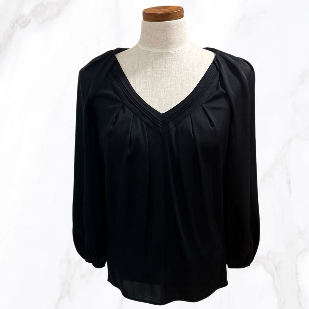 Diane von Furstenberg Black Silk V Neck Puff Sleeve Blouse,‎ Size 0